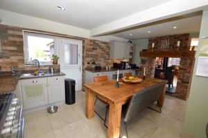 Kitchen/Diner- click for photo gallery
